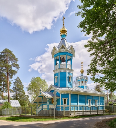 Сиверская колокольня с храмом Петра и Павла и приходским домом